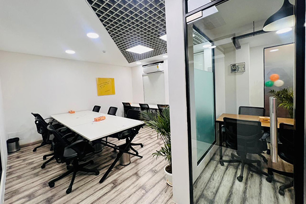Coworking Space In Central Delhi Manufacturer in Ashok Nagar